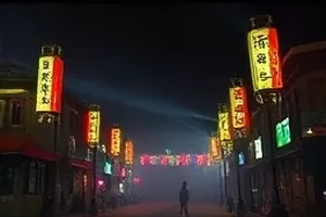 《海边书店》海报，玻璃门内一排书架面朝海浪